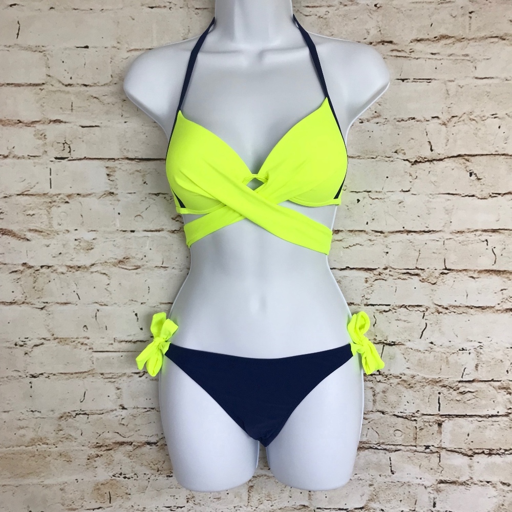 NWOT Criss Cross Bandage Halter Bikini Set